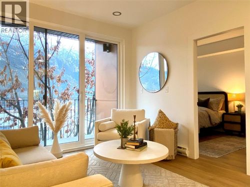 404-514 Victoria St, Nelson, BC, V1L4K8 | Card Image