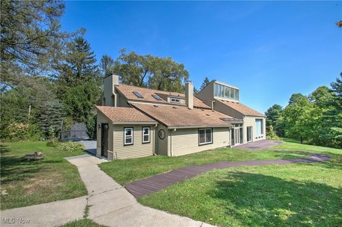 11375 Bean Rd, Chardon, OH, 44024-9389 | Card Image