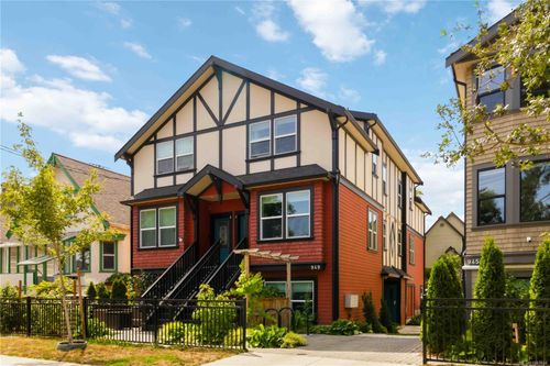2-949 Pembroke St, Victoria, BC, V8T1J1 | Card Image