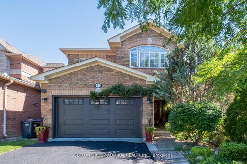 43 Crestridge Dr, Bolton, ON, L7E2T9 | Card Image
