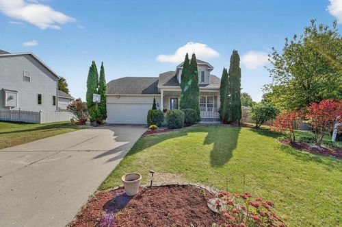 1077 Gas Light Dr, SUN PRAIRIE, WI, 53590-3460 | Card Image