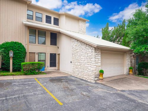704 Horseshoe Bay Blvd, Horseshoe Bay, TX, 78657-6125 | Card Image