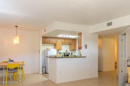 apt-1104-101 S Players Club Drive, Tucson, AZ, 85745 | Card Image