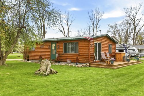200 Sunrise Rd, Bay City, MI, 48706-1955 | Card Image