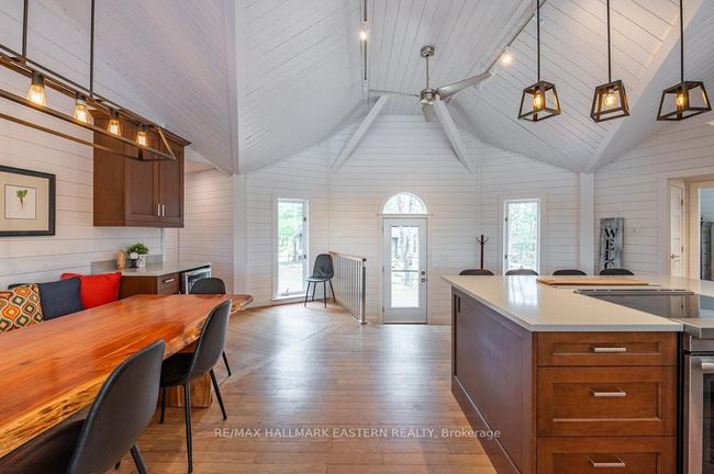 69 Alexander Crt, House other with 3 bedrooms, 3 bathrooms and 10 parking in Catchacoma ON | Image 5