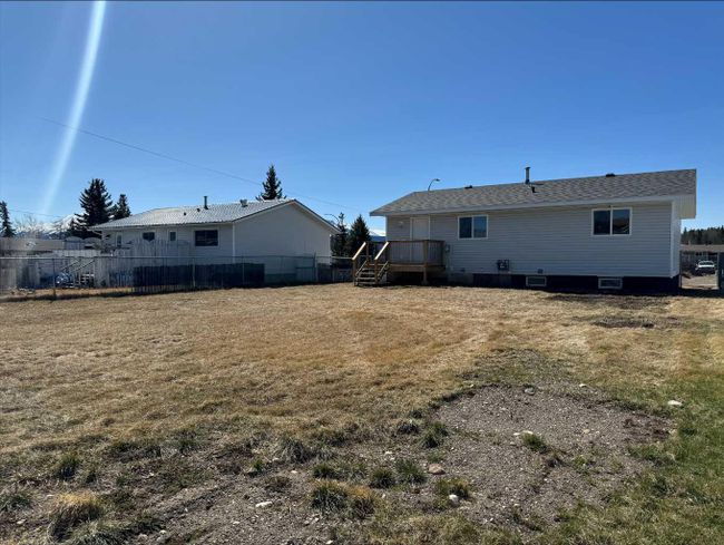 11402 Norris Crescent, Home with 3 bedrooms, 1 bathrooms and 2 parking in Grande Cache AB | Image 17