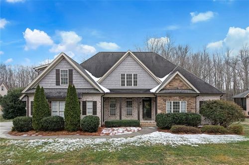 8925 Grove Park Dr, Oak Ridge, NC, 27310-9100 | Card Image