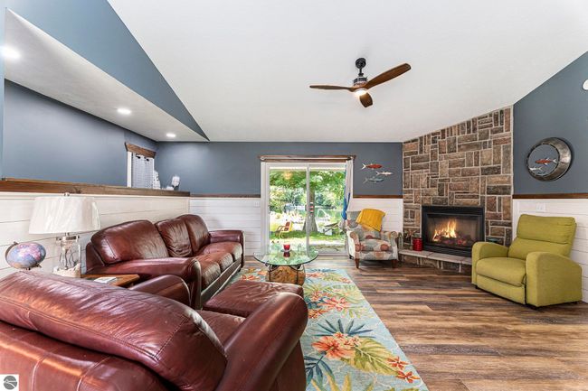9531 Sunrise Ct, House other with 4 bedrooms, 3 bathrooms and null parking in Mesick MI | Image 5