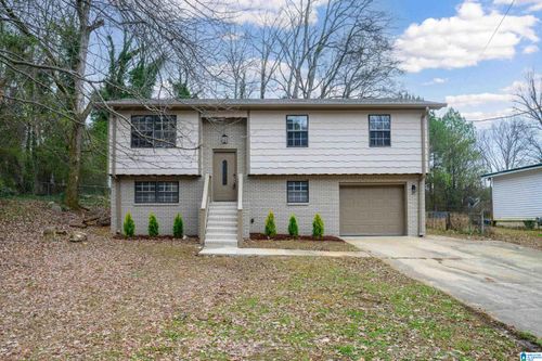 668 20th Ct Ne, CENTER POINT, AL, 35215-5051 | Card Image