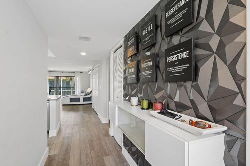 203-327 Lakeview Drive, Weston, FL, 33326 | Card Image