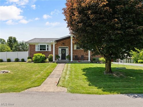 57 Della Dr, Bloomingdale, OH, 43910-7787 | Card Image