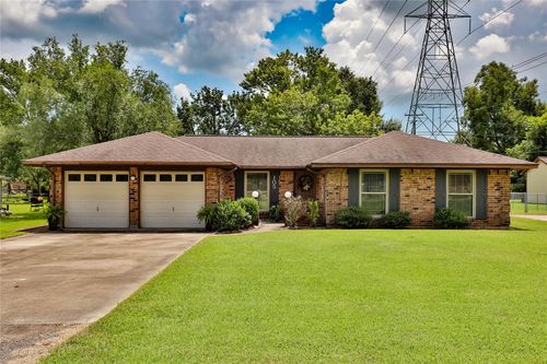 105 Lazy Ln, Lake Jackson, TX, 77566-4706 | Card Image