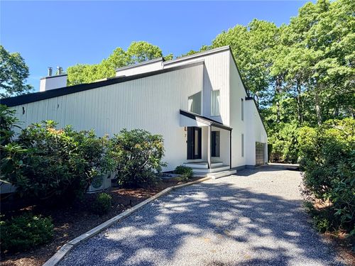 7 Midhampton Ct, Quogue, NY, 11959-4208 | Card Image