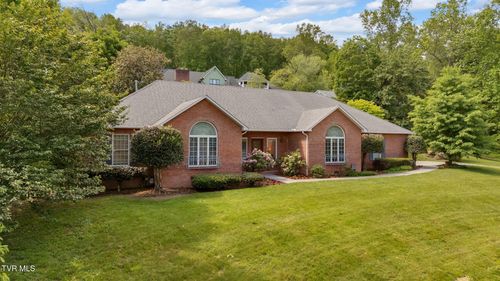 4 Roundtree Ct, Johnson City, TN, 37604-1492 | Card Image