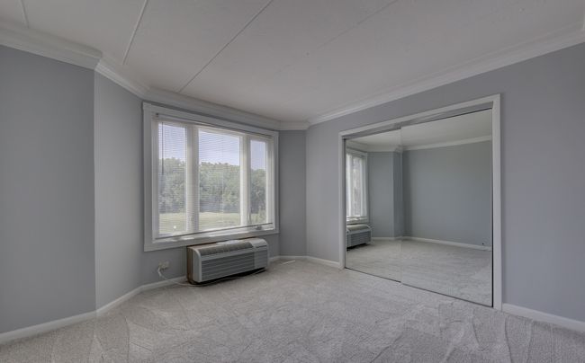 UNIT-222 - 1 Renaissance Pl, Condo with 2 bedrooms, 2 bathrooms and 2 parking in Palatine IL | Image 11