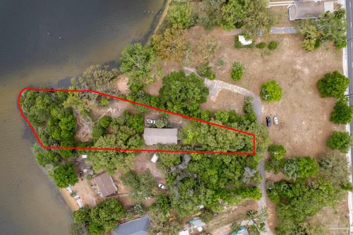 122 Celeste Pl, Pensacola, FL, 32507-3378 | Card Image