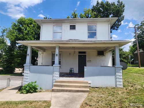 609 S Poplar St, Carbondale, IL, 62901-2730 | Card Image