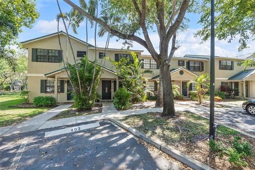 492 Westree Ln, Plantation, FL, 33324-1879 | Card Image