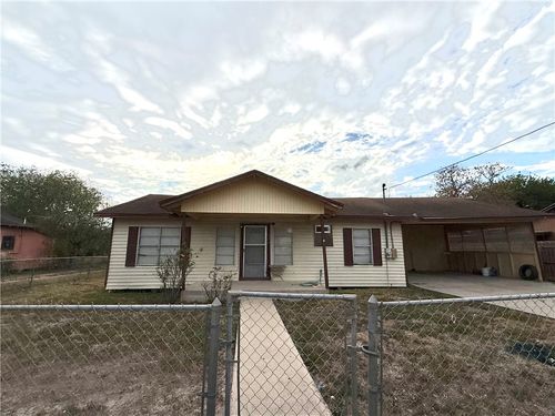 849 N Adams St, Alice, TX, 78332-3547 | Card Image