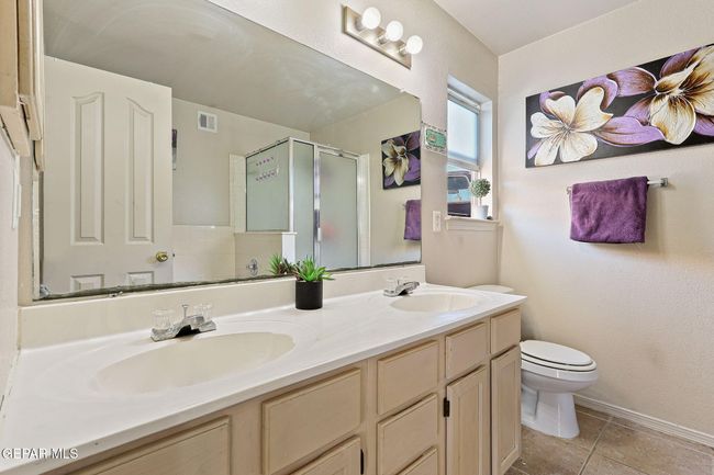 Primary Bathroom | Image 17