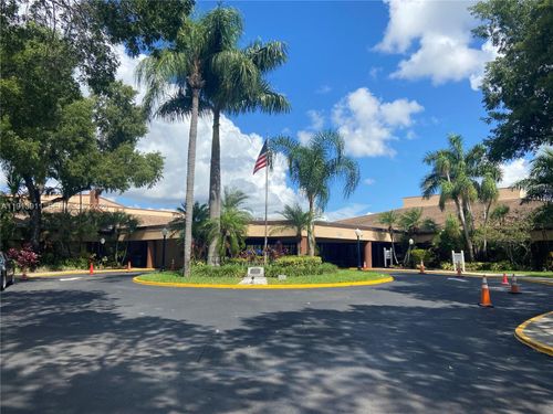 202-9581 Sunrise Lakes Blvd, Sunrise, FL, 33322-6148 | Card Image
