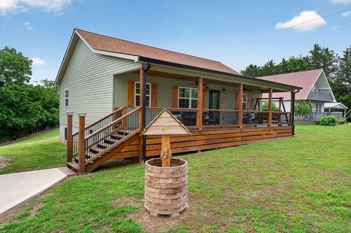 240 Dillon Rd, Baxter, TN, 38544-6906 | Card Image