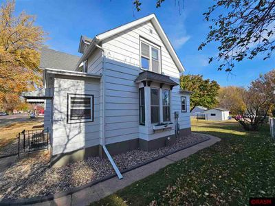 614 N Minnesota Street, House other with 3 bedrooms, 1 bathrooms and null parking in New Ulm MN | Image 2