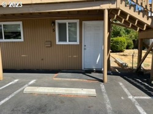 apt-5-1260 10th St, Florence, OR, 97439-7422 | Card Image