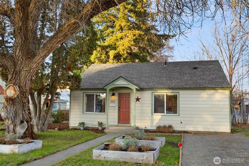 805 E E 5th Ave, Ellensburg, WA, 98926-3205 | Card Image