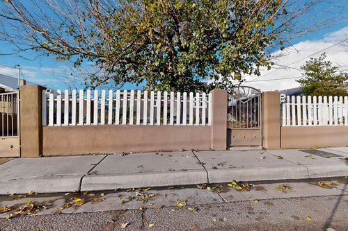 305 San Jose Ave Se, Albuquerque, NM, 87102-5059 | Card Image