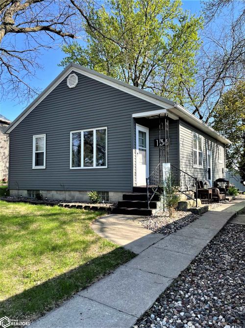 136 4th Ave Ne, Titonka, IA, 50480-7819 | Card Image