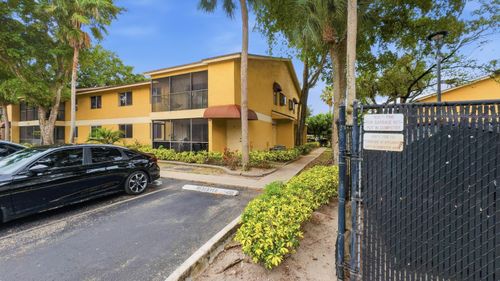 201-3031 N Oakland Forest Dr, Oakland Park, FL, 33309-7670 | Card Image