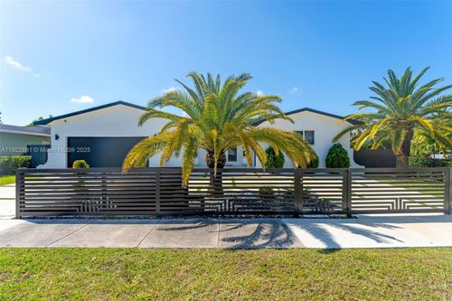 9120 Cutler Ridge Dr, Cutler Bay, FL, 33157-8889 | Card Image