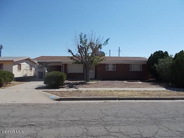 Vicksburg Dr, El Paso, TX 79924