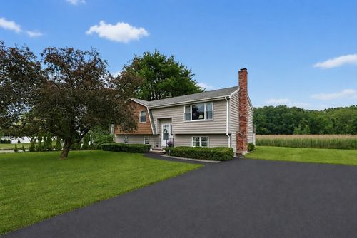 29 Country Club Dr, Tewksbury, MA, 01876 | Card Image