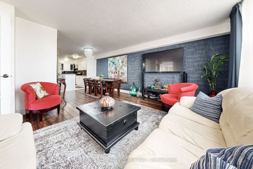 705-10 Tobermory Dr, North York, ON, M3N2Y5 | Card Image