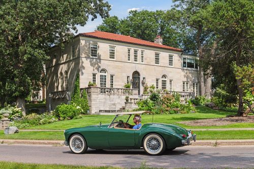 2308 W Lake Of The Isles Pkwy, Minneapolis, MN, 55405-2305 | Card Image