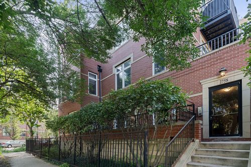 apt-204-2758 Francis Pl, Chicago, IL, 60647-6366 | Card Image