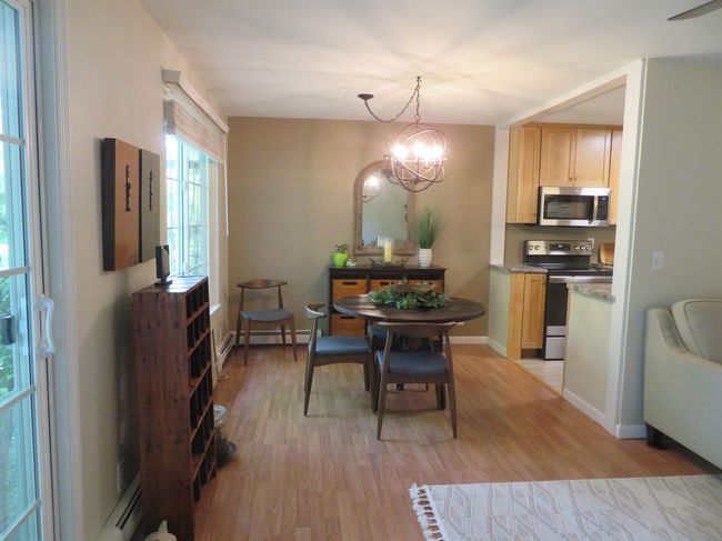 APT-1 - 714 #1 Kiwanis Dr, Condo with 2 bedrooms, 1 bathrooms and null parking in Freeport IL | Image 4