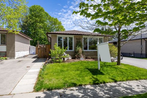 17 Strike Ave, Bowmanville, ON, L1C1K2 | Card Image