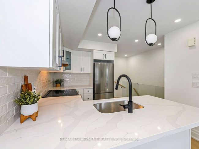 103 - 173 William Duncan Rd, Condo with 2 bedrooms, 2 bathrooms and null parking in North York ON | Image 9