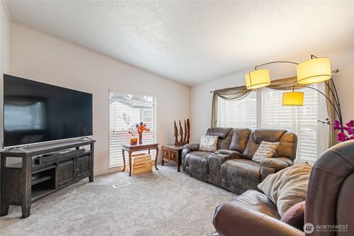 trlr-17-2350 Douglas Rd, Ferndale, WA, 98248-9502 | Card Image