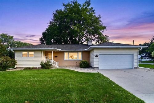 7204 University Avenue, Middleton, WI, 53562 | Card Image