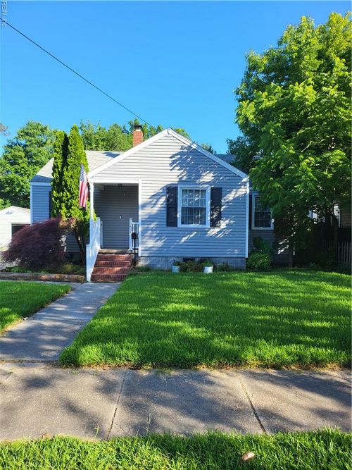 9329 Mason Creek Rd, Norfolk, VA, 23503-3337 | Card Image