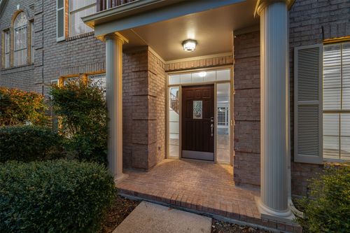 8812 Grape Cv, Austin, TX, 78717-3001 | Card Image