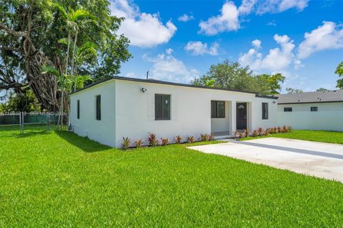 1010 Ne 140th St, North Miami, FL, 33161-3308 | Card Image