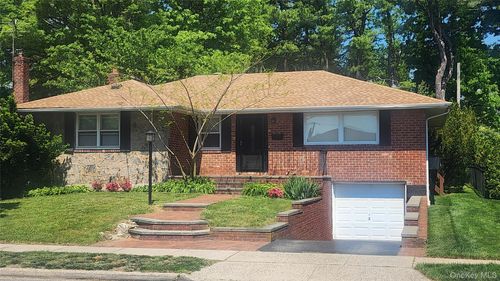 205 Halsey Ave, Jericho, NY, 11753-1601 | Card Image