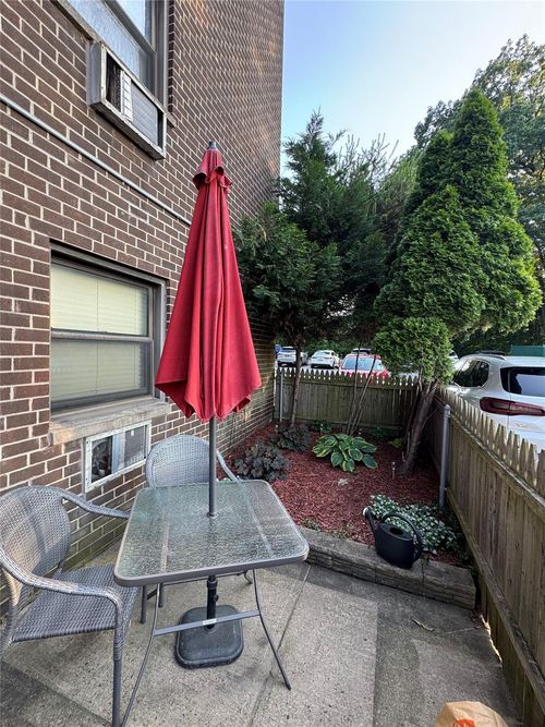 apt-1o-2261 Palmer Ave, New Rochelle, NY, 10801-2914 | Card Image