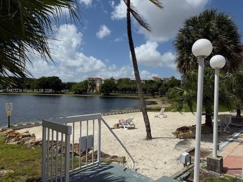 apt-d210-9357 Fontainebleau Blvd, Miami, FL, 33172-4250 | Card Image
