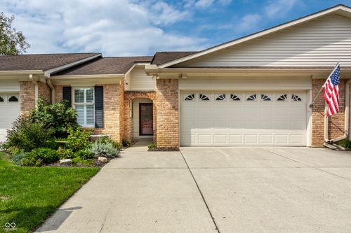 8406 Quail Hollow Rd, Indianapolis, IN, 46260-2207 | Card Image